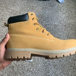 Work boots only wore twice size 13